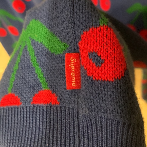 SUPREME✨ Blue Cherries Sweater - Picture 7 of 7